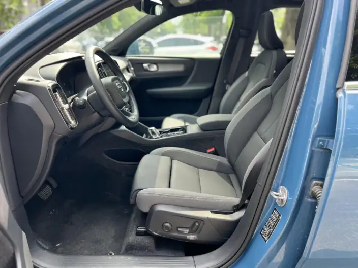 Volvo XC40 2025 Model B3 Smart Range Deluxe Edition – фото 10