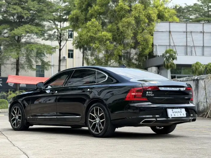 Volvo S90 2020 Model T5 Smart Range Deluxe Edition – фото 4