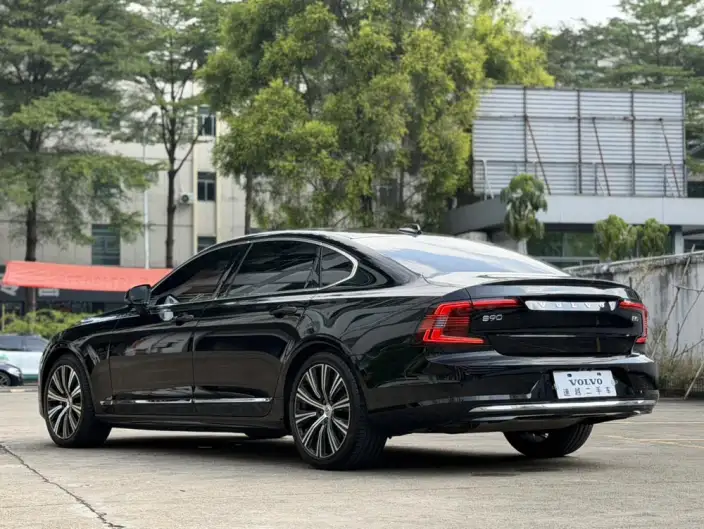 Volvo S90 2023 Model B5 Smart Range Deluxe Edition – фото 4