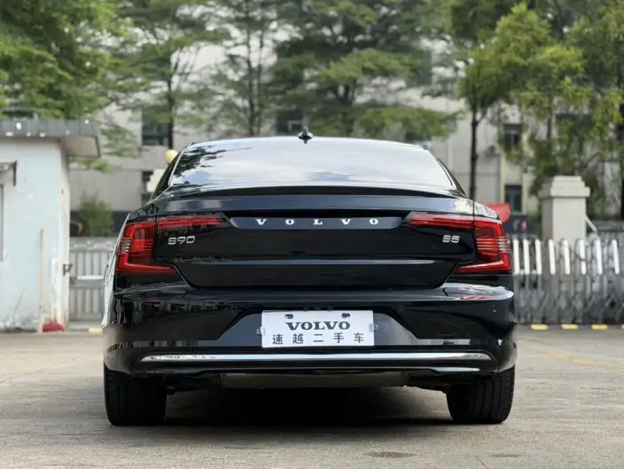 Volvo S90 2023 Model B5 Smart Range Deluxe Edition – фото 5