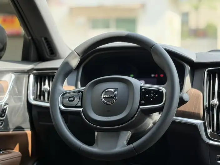 Volvo S90 2023 Model B5 Smart Range Deluxe Edition – фото 16