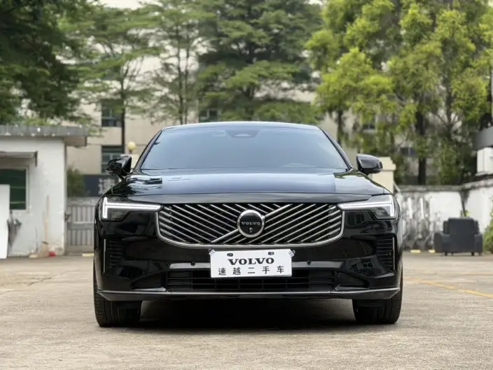 Volvo S90 2026 Model B5 Smart Range Deluxe Edition – фото 2