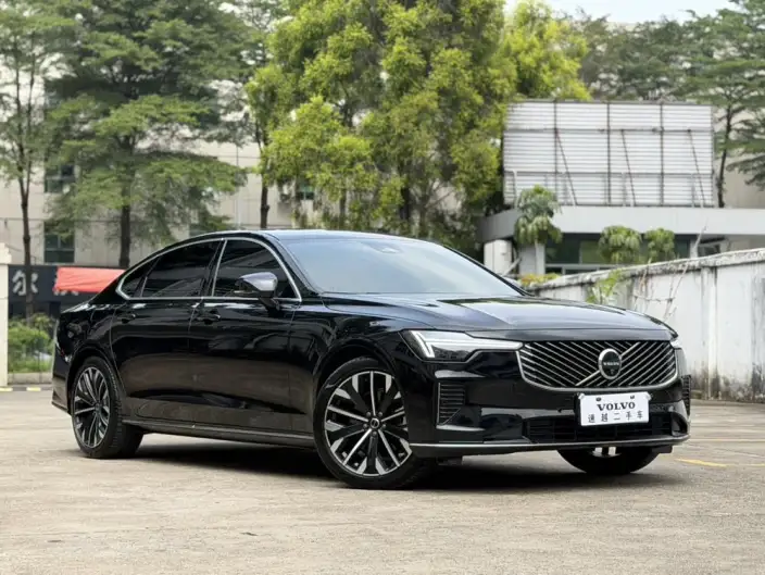 Volvo S90 2026 Model B5 Smart Range Deluxe Edition – фото 3