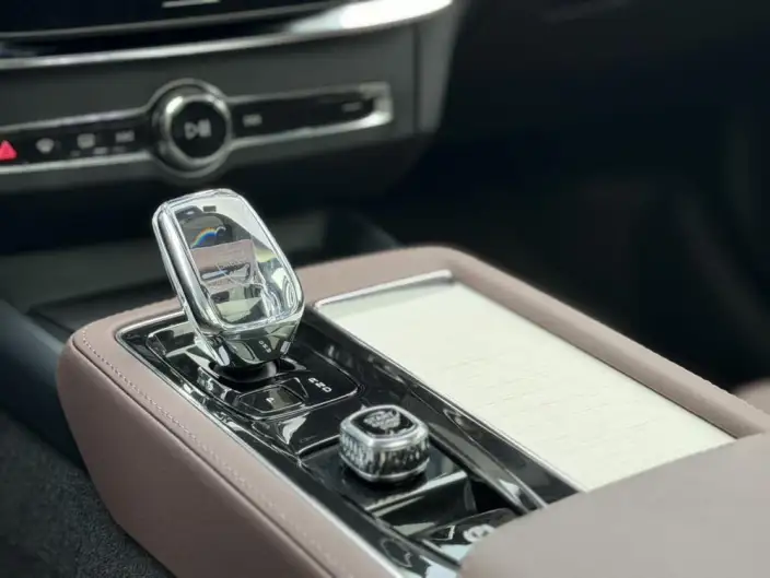 Volvo S90 2026 Model B5 Smart Range Deluxe Edition – фото 17