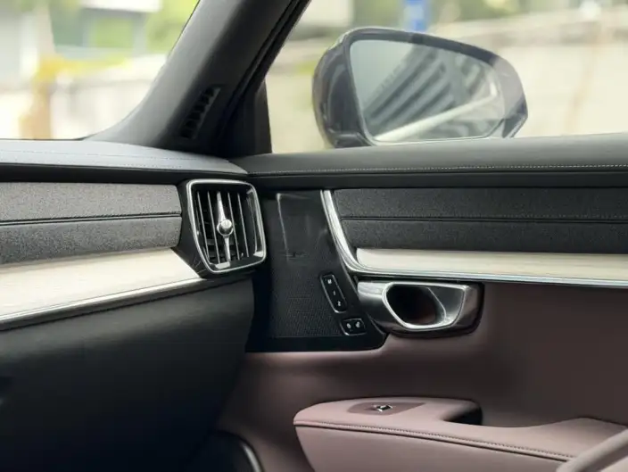 Volvo S90 2026 Model B5 Smart Range Deluxe Edition – фото 19