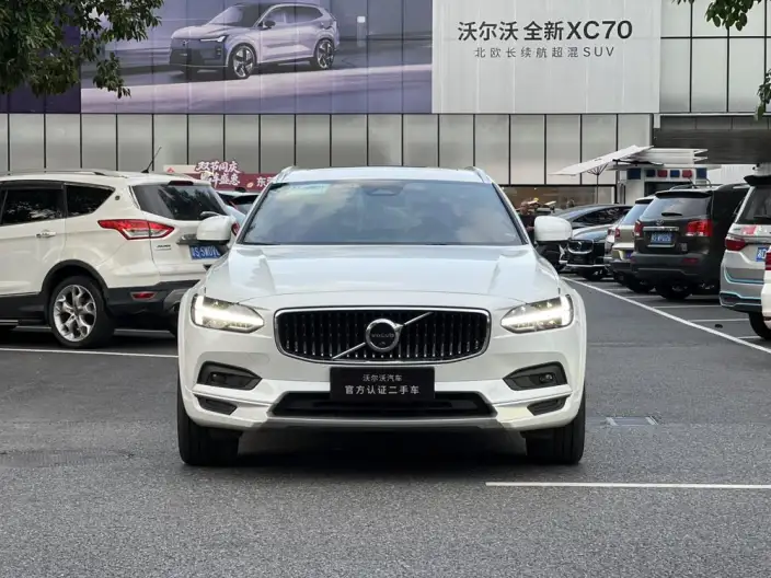 Volvo V90 2024 Model Cross Country B5 AWD Zhizun Edition – фото 2