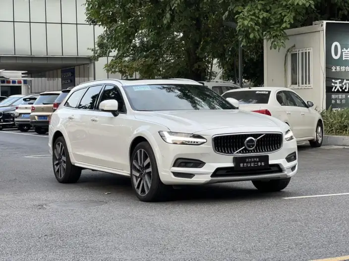 Volvo V90 2024 Model Cross Country B5 AWD Zhizun Edition – фото 3
