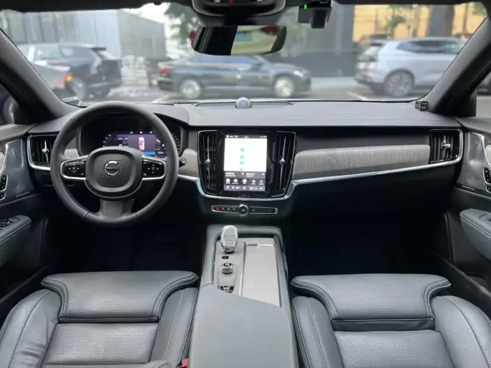 Volvo V90 2024 Model Cross Country B5 AWD Zhizun Edition – фото 6