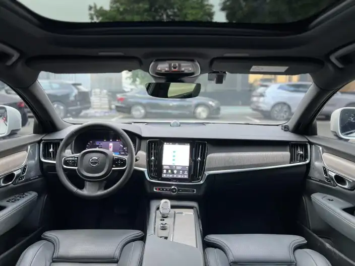 Volvo V90 2024 Model Cross Country B5 AWD Zhizun Edition – фото 7