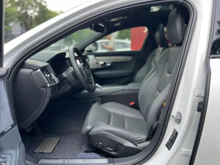 Volvo V90 2024 Model Cross Country B5 AWD Zhizun Edition – фото 8