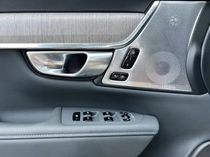 Volvo V90 2024 Model Cross Country B5 AWD Zhizun Edition – фото 10