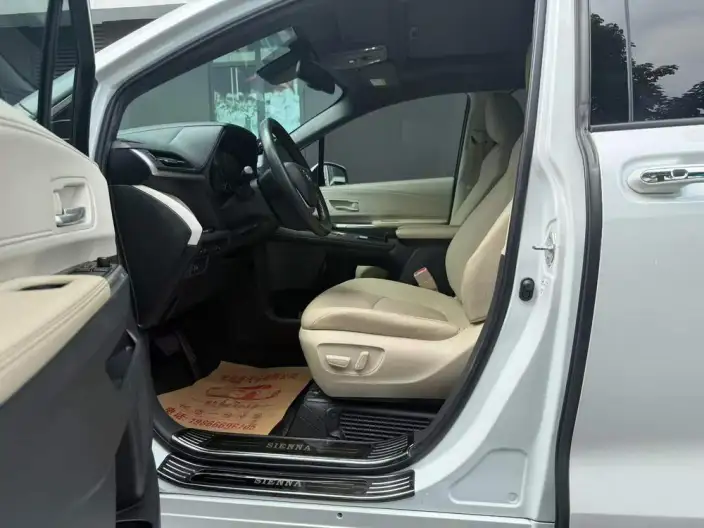 Toyota Sienna 2021 Model 2.5L Hybrid Deluxe Edition – фото 9