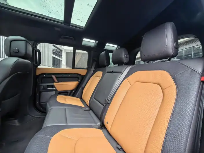 Land Rover Defender 2024 Model 110 3.0T P400 X-Dynamic HSE – фото 17