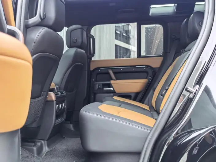 Land Rover Defender 2024 Model 110 3.0T P400 X-Dynamic HSE – фото 19