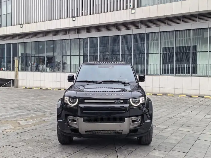 Land Rover Defender 2025 Model 90 3.0T P400 X-Dynamic HSE