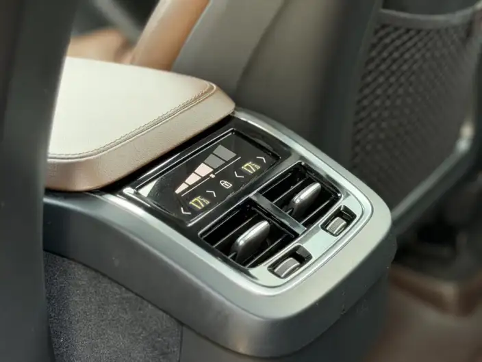 Volvo XC90 2021 Model B6 Smart Elegance Deluxe Edition 7 seat – фото 11