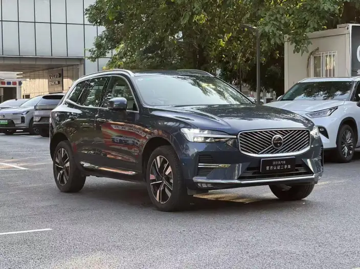 Volvo XC60 2026 Model B5 4WD Smart Elegance Deluxe Edition – фото 3
