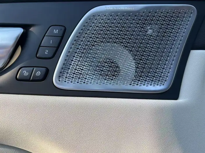 Volvo XC60 2026 Model B5 4WD Smart Elegance Deluxe Edition – фото 7