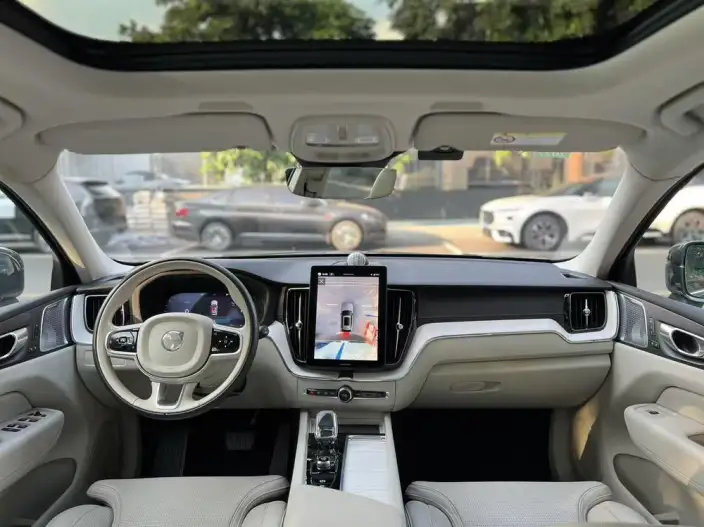 Volvo XC60 2026 Model B5 4WD Smart Elegance Deluxe Edition – фото 9