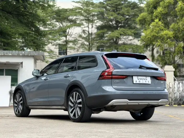 Volvo V90 2023 Model Cross Country B5 AWD Zhizun Edition – фото 4