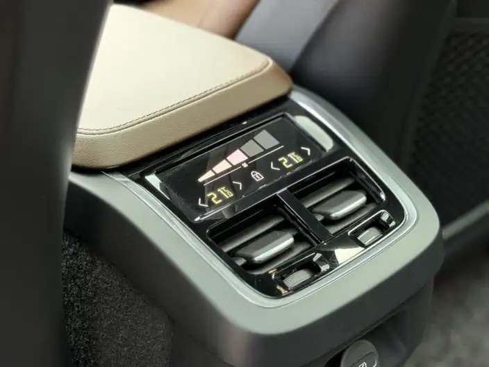 Volvo V90 2023 Model Cross Country B5 AWD Zhizun Edition – фото 16