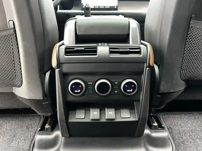 Land Rover Defender 2023 Model Facelift 110 P400 X-Dynamic HSE – фото 8
