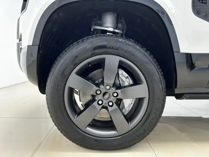Land Rover Defender 2023 Model Facelift 110 P400 X-Dynamic HSE – фото 12