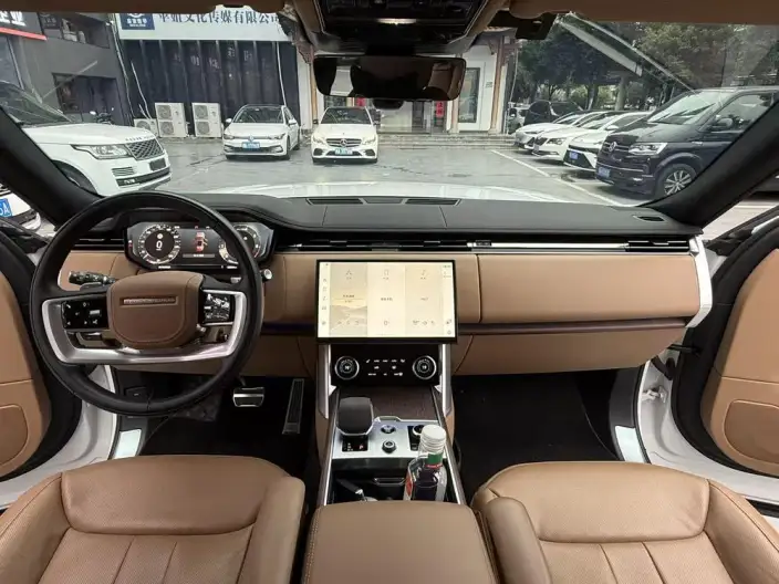 Range Rover 2023 Model 3.0 L6 400PS Shengshi VII seat Extended Edition – фото 8