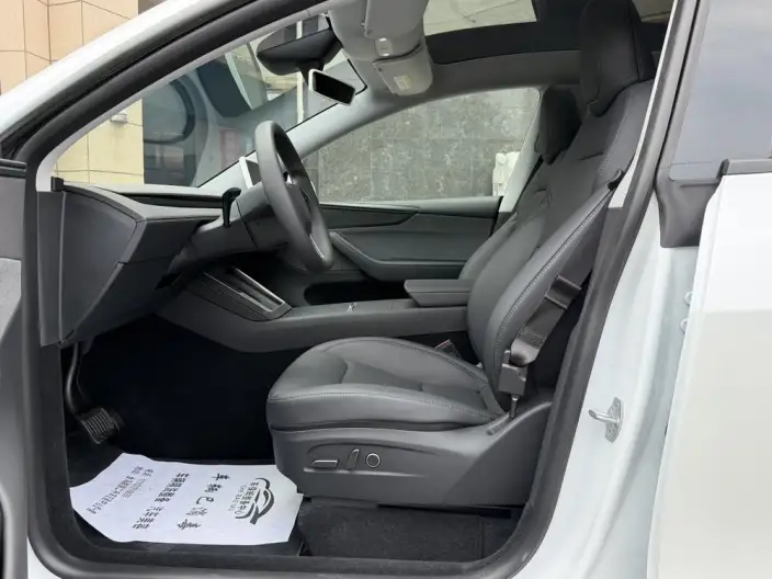 Model Y 2025 Model Rear-wheel drive version – фото 10