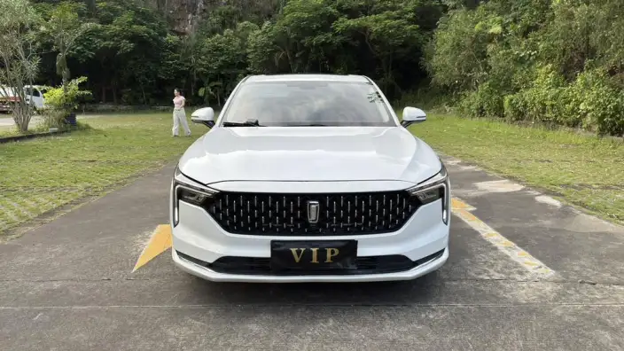 BESTUNE B70 2023 Model Third generation 1.5T Automatic Changxiang Edition Model – фото 2