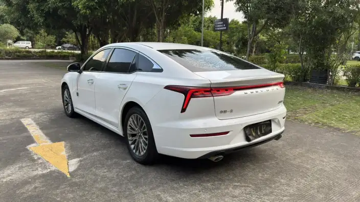 BESTUNE B70 2023 Model Third generation 1.5T Automatic Changxiang Edition Model – фото 5