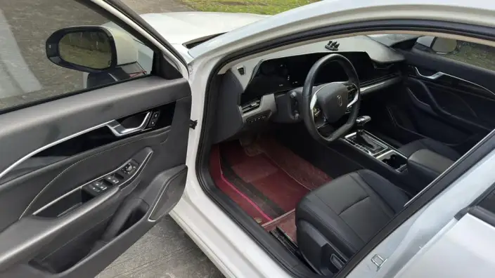 BESTUNE B70 2023 Model Third generation 1.5T Automatic Changxiang Edition Model – фото 21