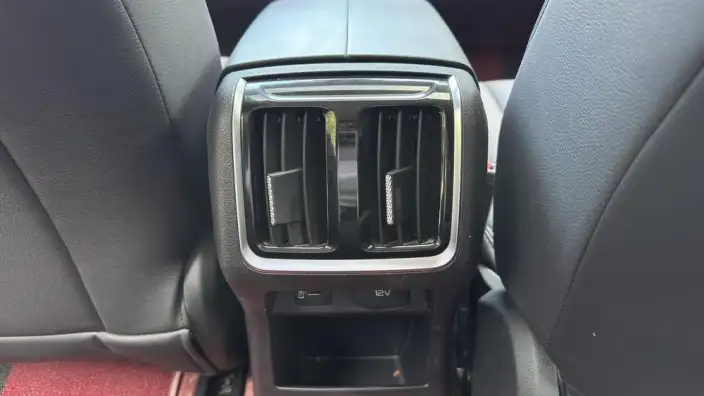 BESTUNE B70 2023 Model Third generation 1.5T Automatic Changxiang Edition Model – фото 24