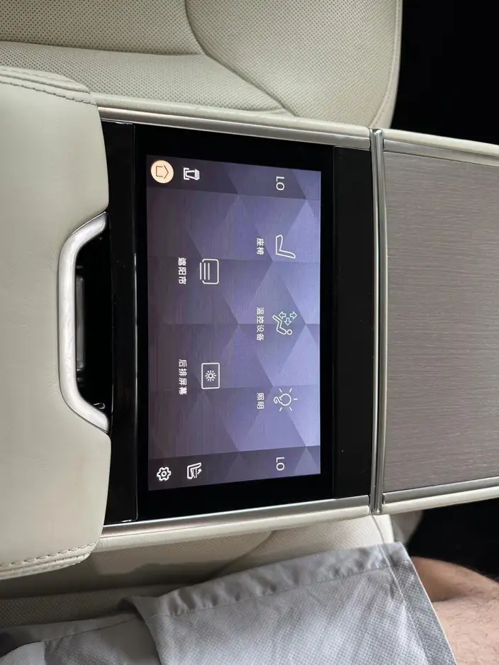 Range Rover 2023 Model 4.4 V8 530PS First Edition Edition – фото 9