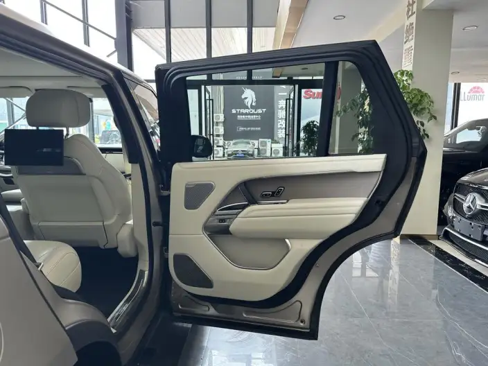 Range Rover 2023 Model 4.4 V8 530PS First Edition Edition – фото 18