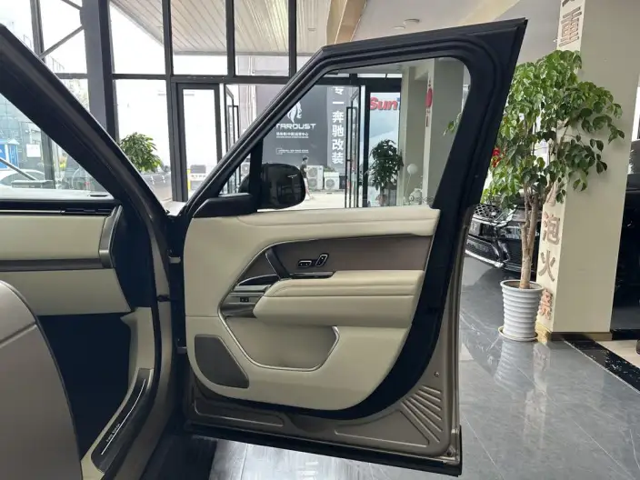 Range Rover 2023 Model 4.4 V8 530PS First Edition Edition – фото 20