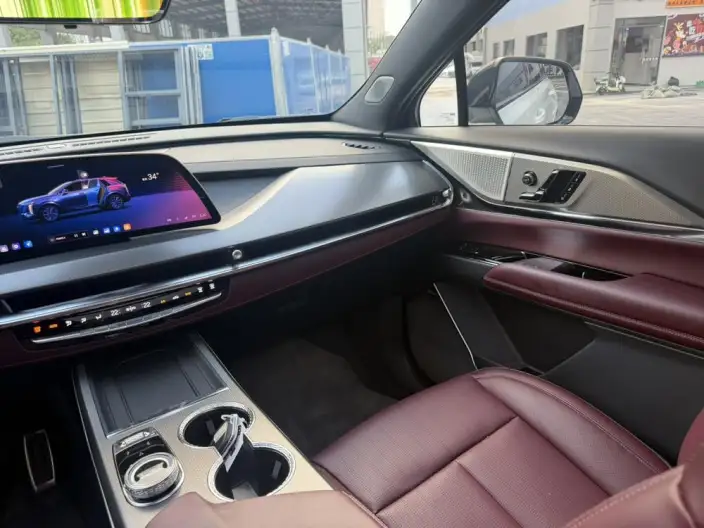 Cadillac XT5 2025 Model 28T 4WD Platinum Model – фото 7
