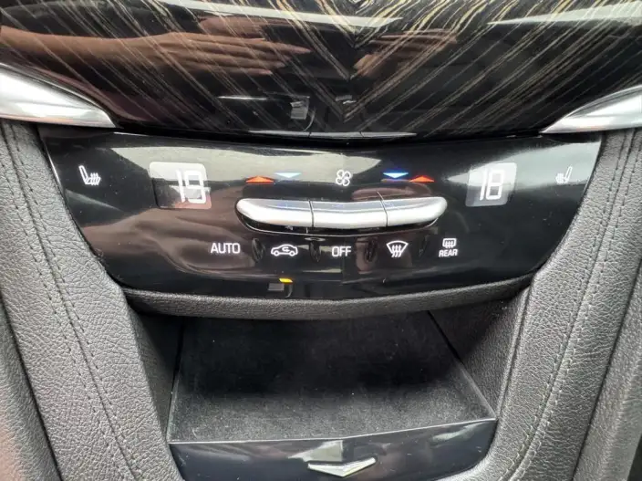 Cadillac XT6 2020 Model 28T VI seat 4WD Luxury Model – фото 11