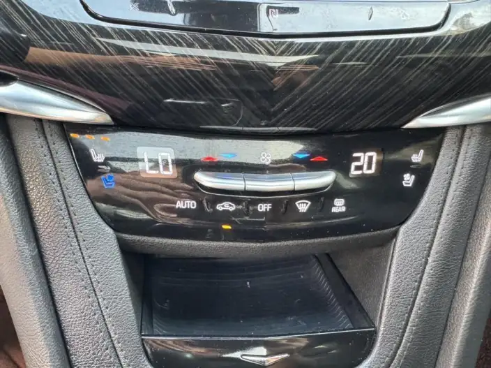 Cadillac XT6 2021 Model 28T VI seat 4WD Luxury Model – фото 8