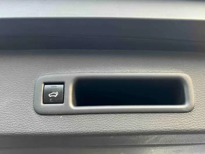 Toyota Sienna 2023 Model Hybrid 2.5L Comfort Edition – фото 13