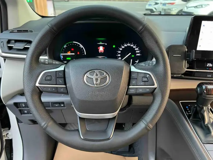 Toyota Sienna 2023 Model Hybrid 2.5L Comfort Edition – фото 18