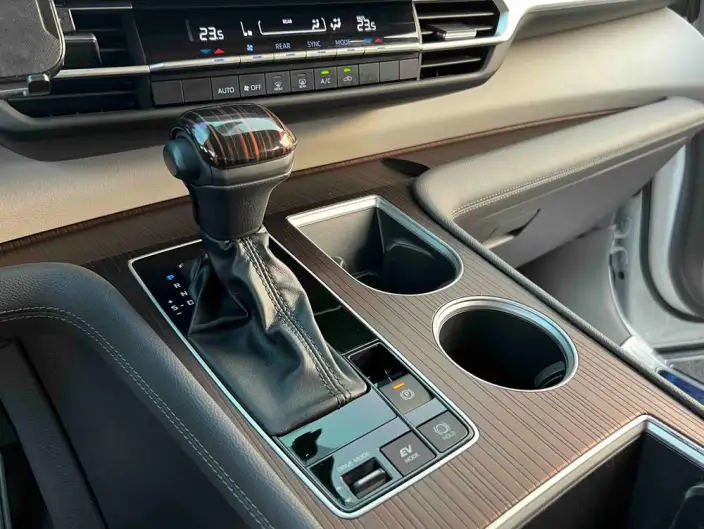 Toyota Sienna 2023 Model Hybrid 2.5L Comfort Edition – фото 19