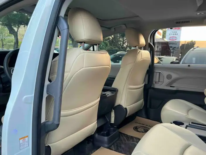 Toyota Sienna 2023 Model Hybrid 2.5L Comfort Edition – фото 22