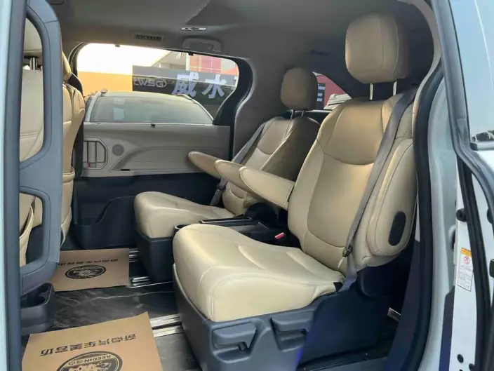 Toyota Sienna 2023 Model Hybrid 2.5L Comfort Edition – фото 23