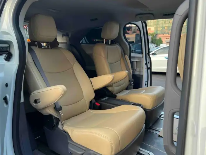 Toyota Sienna 2023 Model Hybrid 2.5L Comfort Edition – фото 27