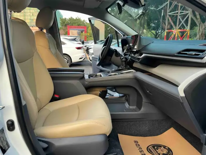 Toyota Sienna 2023 Model Hybrid 2.5L Comfort Edition – фото 28