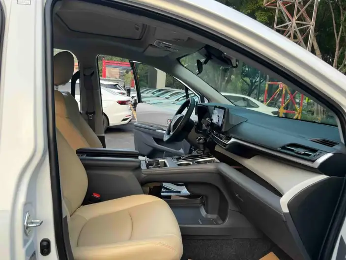Toyota Sienna 2023 Model Hybrid 2.5L Comfort Edition – фото 30