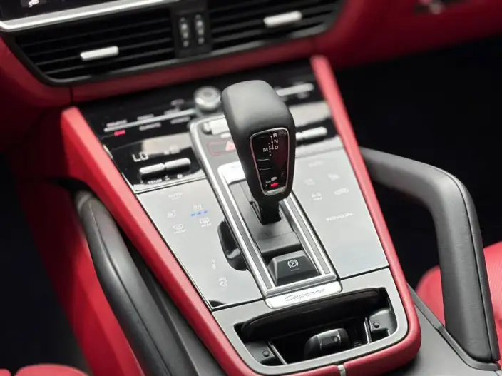 Cayenne E-Hybrid 2021 Model Cayenne E-Hybrid 2.0T – фото 16