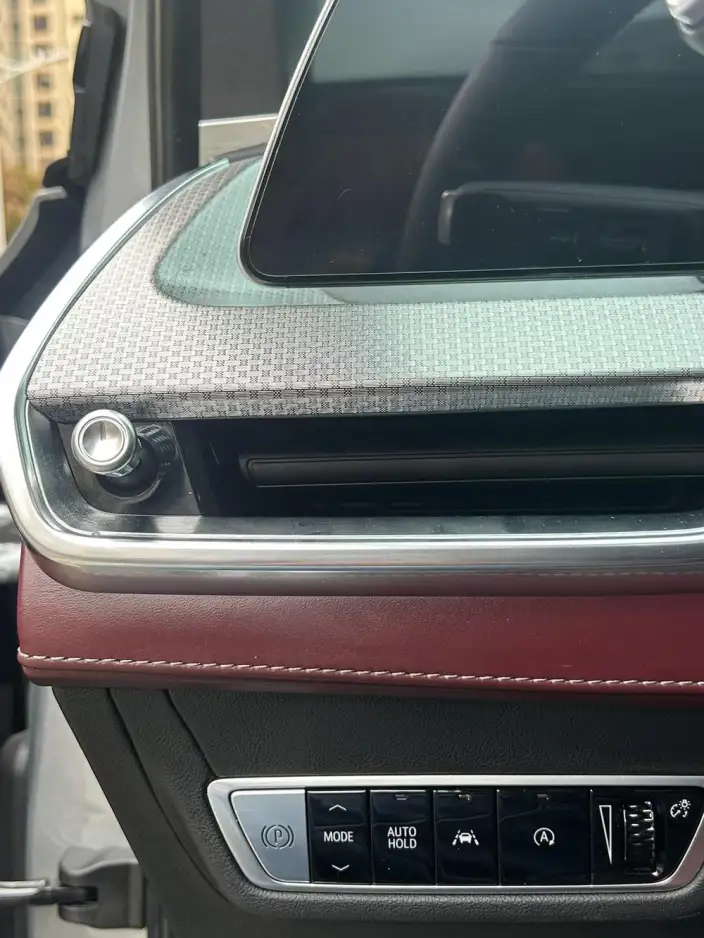 Cadillac XT5 2025 Model 28T 4WD Platinum Model – фото 11
