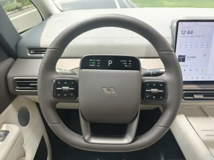 Li Auto MEGA 2024 Model Ultra Edition – фото 16